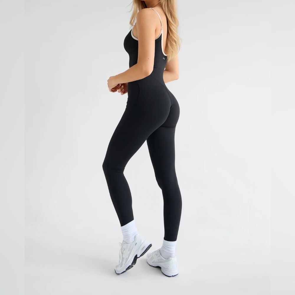 Lo and Jayne NWT One-piece Sport Suit, large Jumpsuit